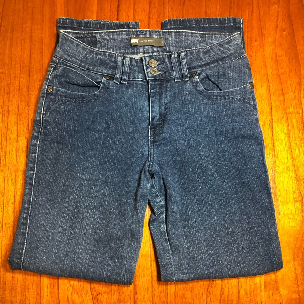 Levi’s mid rise skinny jeans